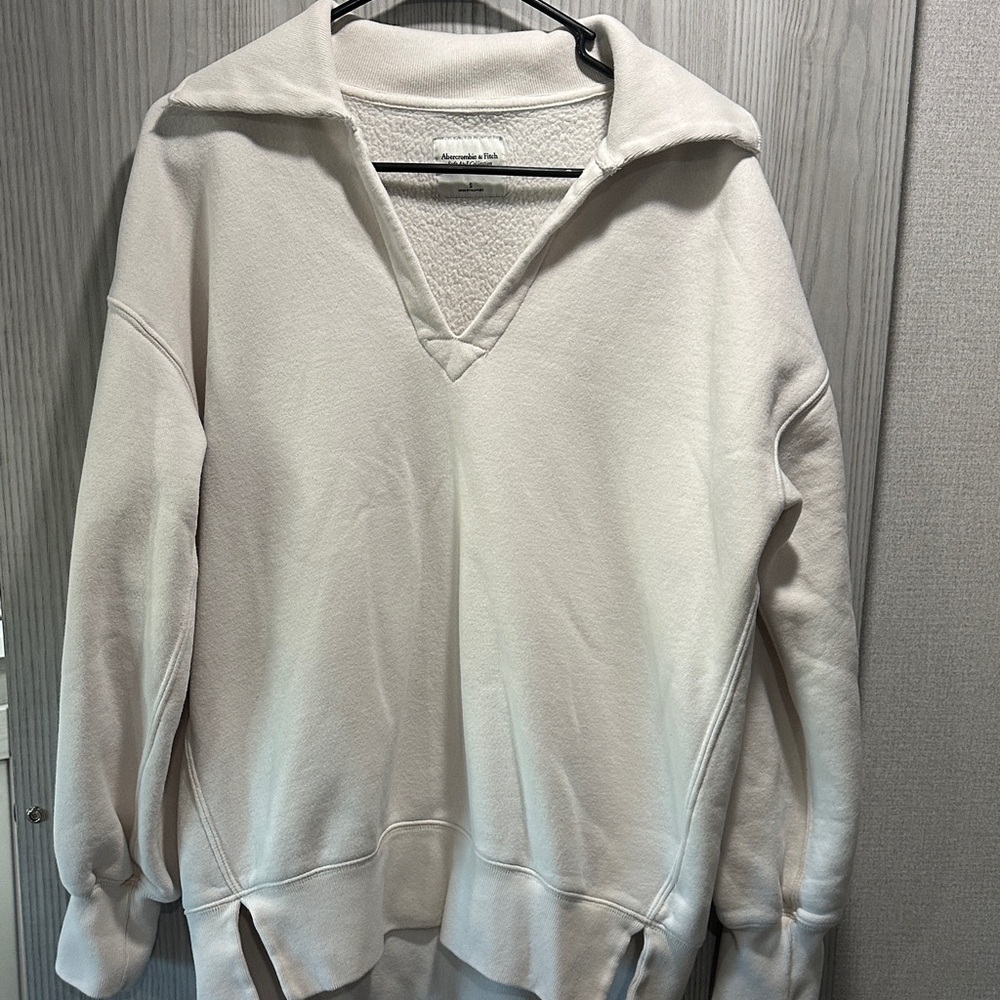 Abercrombie & Fitch Cream V-Neck Sweater for Women